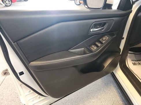 Used 2024 Nissan Rogue SV AWD/4WD image 13
