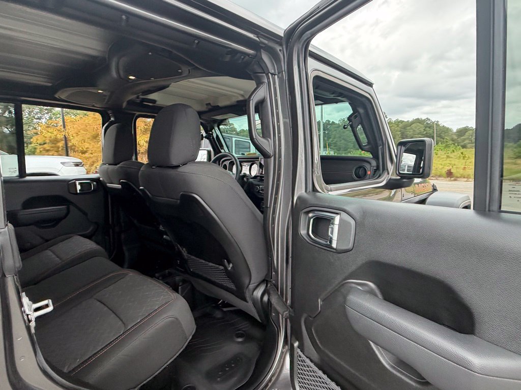 Certified 2025 Jeep Gladiator Mojave w/ Safety Group AWD/4WD image 48