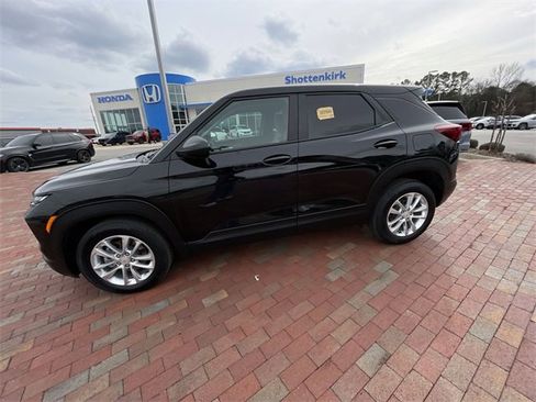 Used 2025 Chevrolet TrailBlazer LS w/ LS Convenience Package image 15