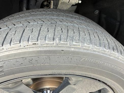 Used 2022 Jeep Grand Cherokee L Laredo RWD image 20