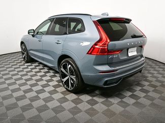 Used 2022 Volvo XC60 T8 R-Design w/ Advanced Package video 3