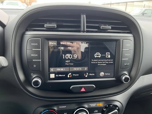 Used 2025 Kia Soul LX w/ LX Technology Package FWD image 21