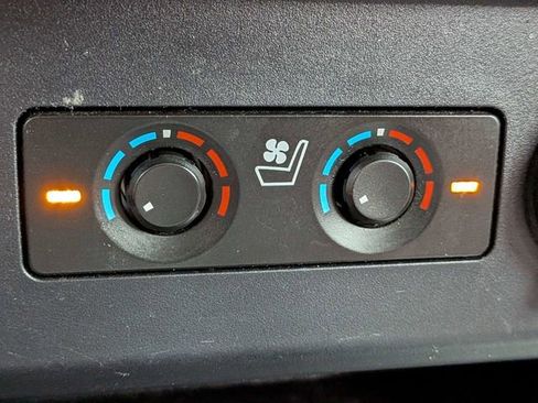 Used 2022 Toyota 4Runner Limited AWD/4WD image 25