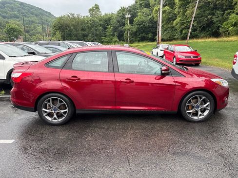 Used 2014 Ford Focus SE w/ Equipment Group 201A FWD image 6