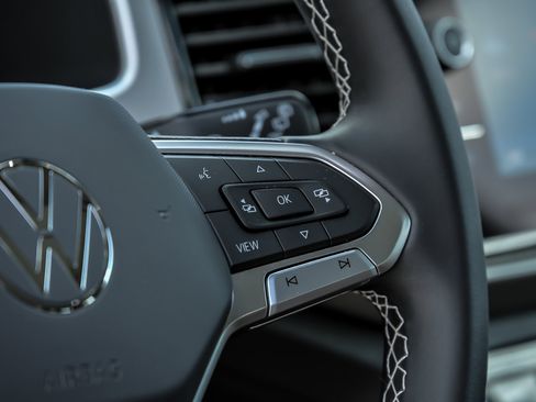 Used 2023 Volkswagen Atlas SE w/ Panoramic Sunroof Package AWD/4WD image 36