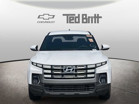 Used 2025 Hyundai Santa Cruz SE AWD/4WD image 2