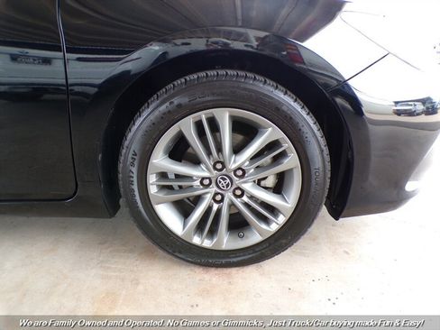 Used 2017 Toyota Camry SE FWD image 44