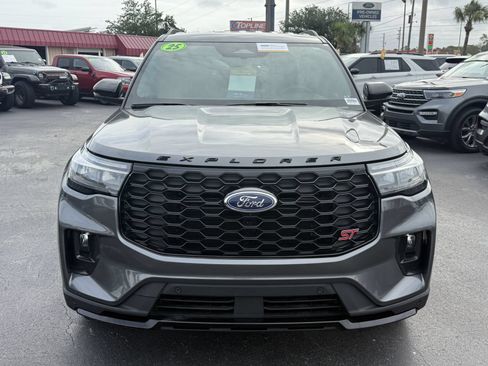 Certified 2025 Ford Explorer ST AWD/4WD image 9