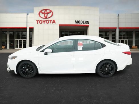 New 2026 Toyota Camry SE image 10