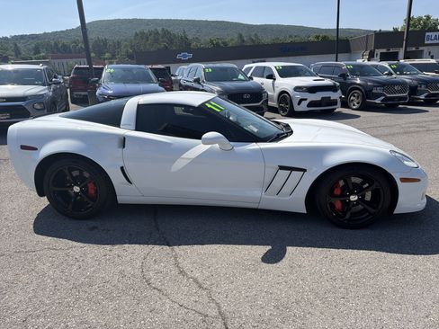 Used 2011 Chevrolet Corvette Grand Sport w/ Preferred Equipment Group RWD image 2