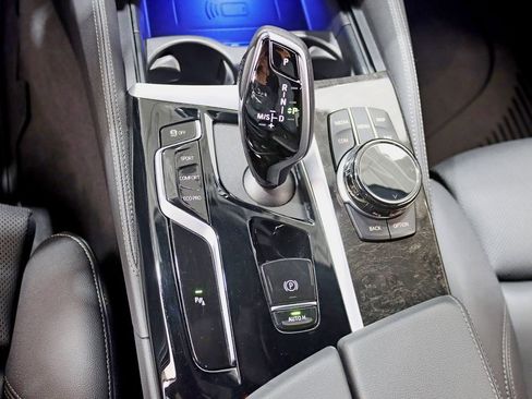 Used 2022 BMW 530i xDrive w/ Executive Package image 27