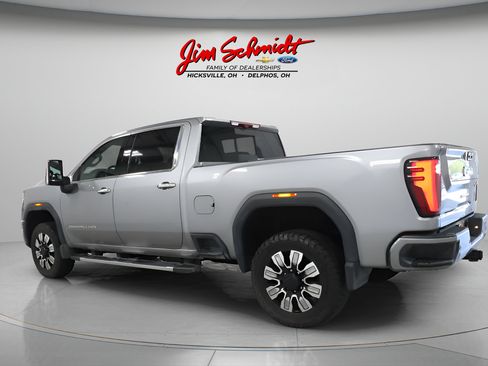 Used 2025 GMC Sierra 2500 Denali w/ Denali Reserve Package AWD/4WD image 4