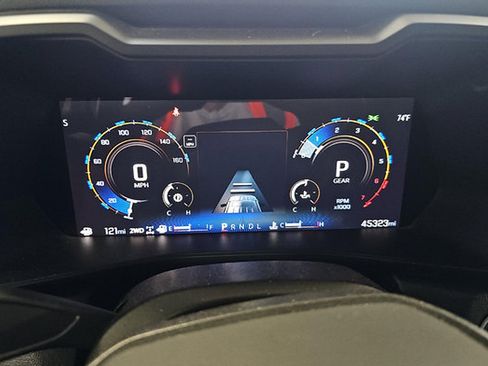 Used 2024 Chevrolet Colorado Trail Boss w/ Advanced Trailering Package AWD/4WD image 12