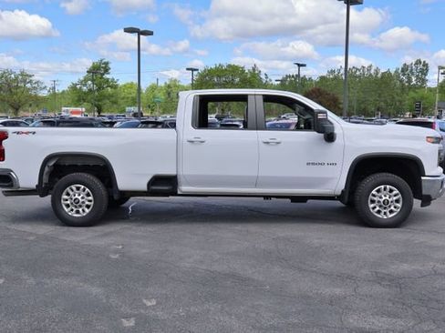 Used 2024 Chevrolet Silverado 2500 LT AWD/4WD image 7