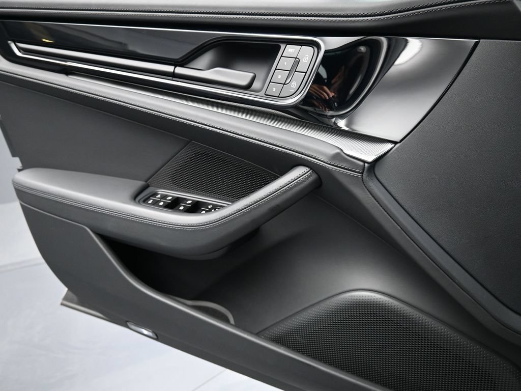 Certified 2025 Porsche Panamera RWD image 24