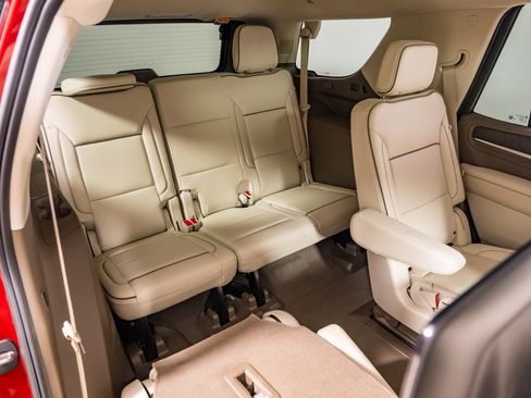 Used 2023 GMC Yukon Denali w/ Denali Reserve Package image 34