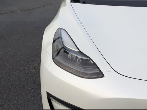 Used 2023 Tesla Model 3 Standard Range image 10