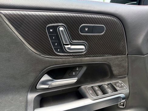 Certified 2023 Mercedes-Benz GLB 250 image 18