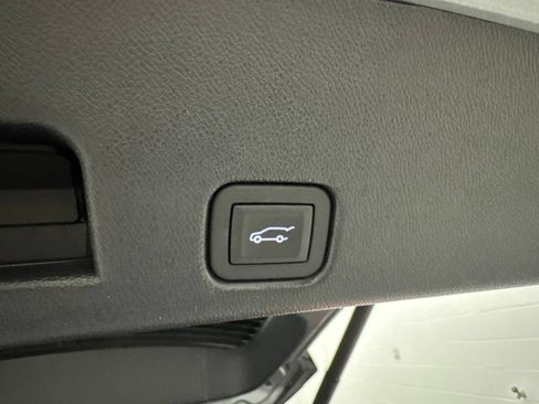 Used 2025 GMC Acadia AT4 w/ LPO, Floor Liner Package AWD/4WD image 9