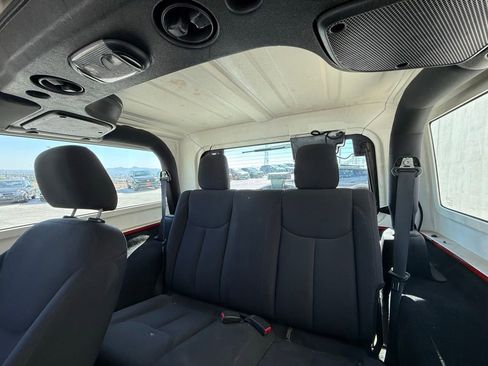 Used 2015 Jeep Wrangler Sport AWD/4WD image 12