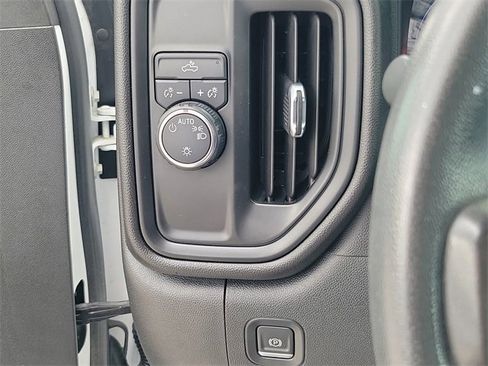 Used 2020 Chevrolet Silverado 1500 Custom w/ Custom Value Package image 18
