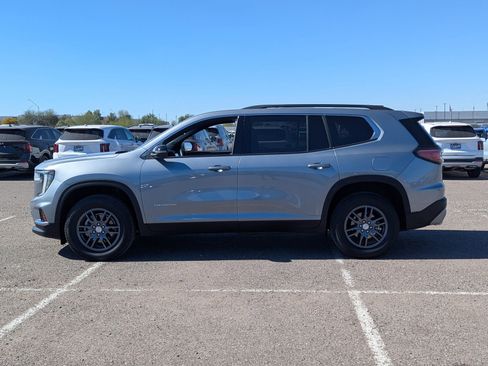 Used 2025 GMC Acadia Elevation image 2