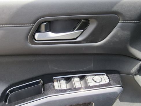 New 2026 Nissan Pathfinder SL FWD image 19