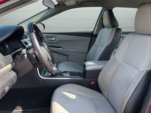 Used 2017 Toyota Camry SE image 22