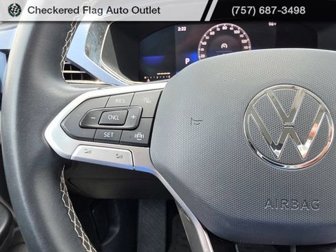 Used 2022 Volkswagen Taos SE FWD image 13