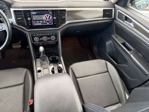 Used 2018 Volkswagen Atlas SEL FWD image 31