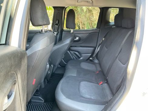 Used 2023 Jeep Renegade Trailhawk AWD/4WD image 27