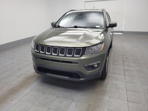 Used 2018 Jeep Compass Latitude FWD image 15