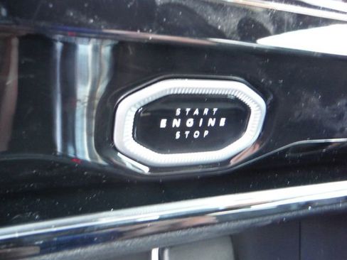 New 2026 Jeep Grand Cherokee L Limited w/ Limited Altitude Package AWD/4WD image 22