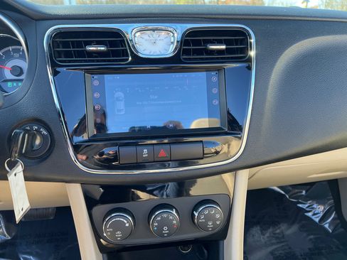 Used 2012 Chrysler 200 Touring image 32
