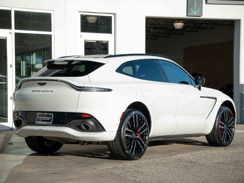 Used 2022 Aston Martin DBX image 7