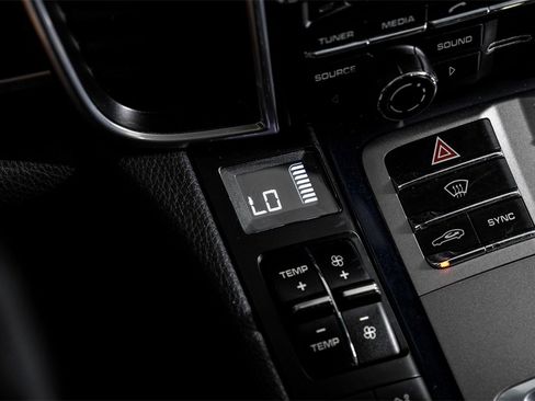 Used 2016 Porsche Panamera Edition w/ Premium Package Plus image 24