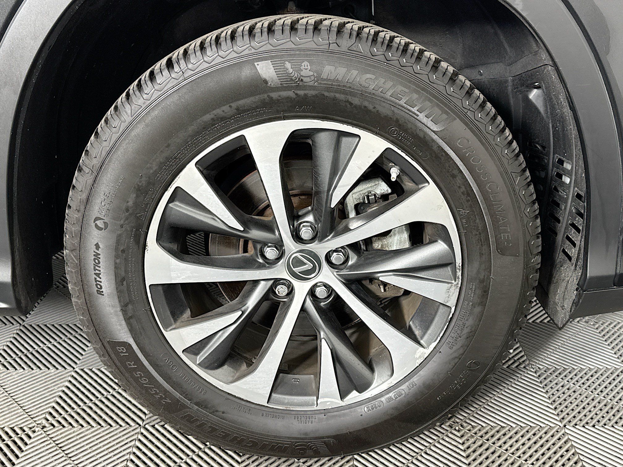 Used 2020 Lexus RX 350L Premium w/ Premium Package AWD/4WD image 30