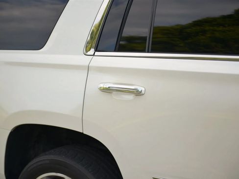 Used 2015 Cadillac Escalade Premium AWD/4WD image 37