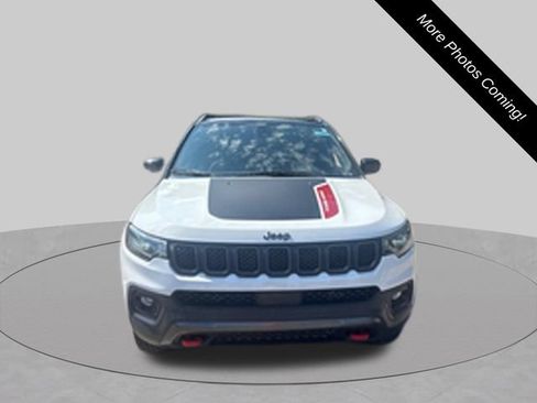 Used 2023 Jeep Compass Trailhawk w/ Sun and Sound Group AWD/4WD image 2