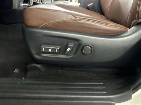 Used 2020 Toyota 4Runner Limited AWD/4WD image 33