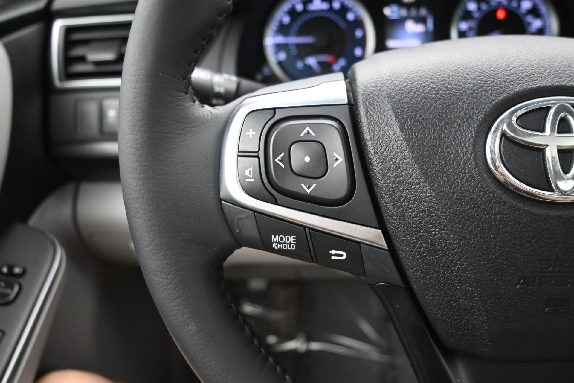 Used 2015 Toyota Camry XLE FWD image 19
