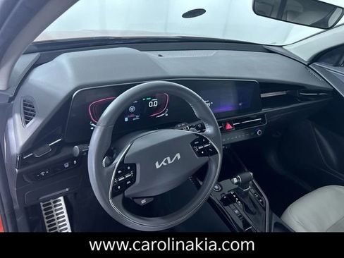 New 2023 Kia Niro EX Touring image 13
