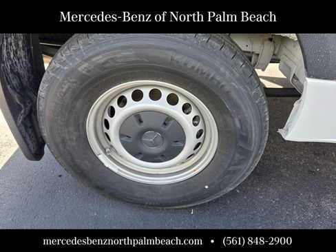 Used 2025 Mercedes-Benz Sprinter 2500 image 19
