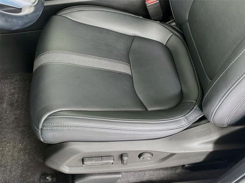Used 2024 Honda Pilot Touring image 25