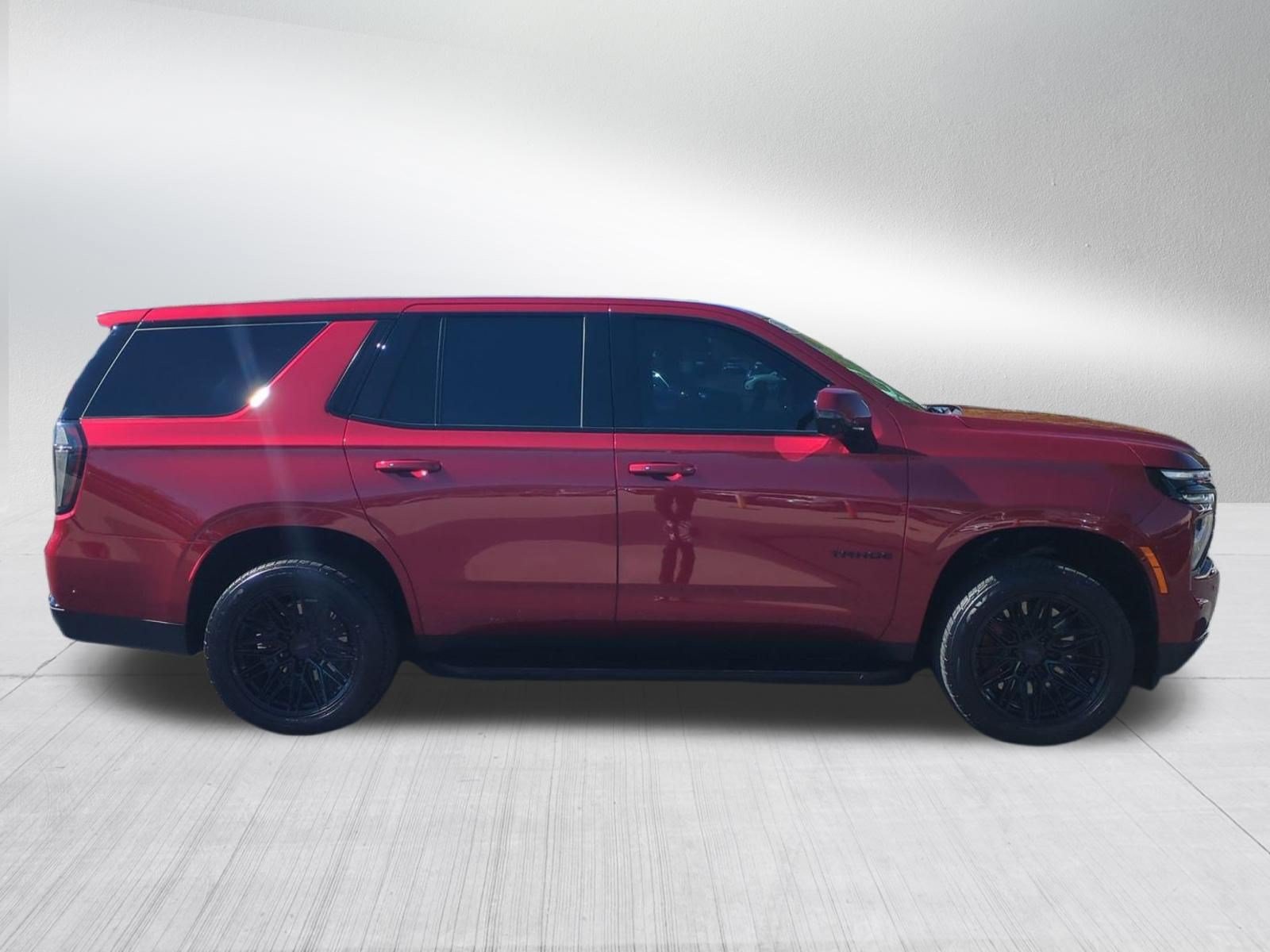 Used 2025 Chevrolet Tahoe RST w/ RST Performance Edition AWD/4WD image 6