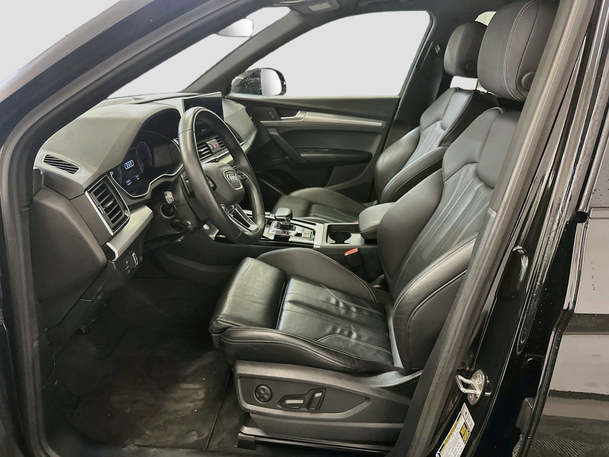 Used 2025 Audi Q5 2.0T Premium AWD/4WD image 13