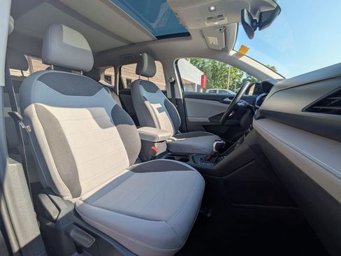 Used 2024 Volkswagen Taos SE FWD image 29