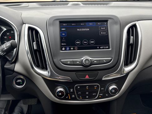 Used 2020 Chevrolet Equinox LT image 17