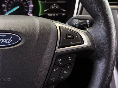 Used 2019 Ford Fusion SE FWD image 27