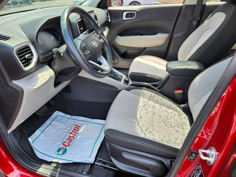 Used 2024 Hyundai Venue SEL FWD image 10